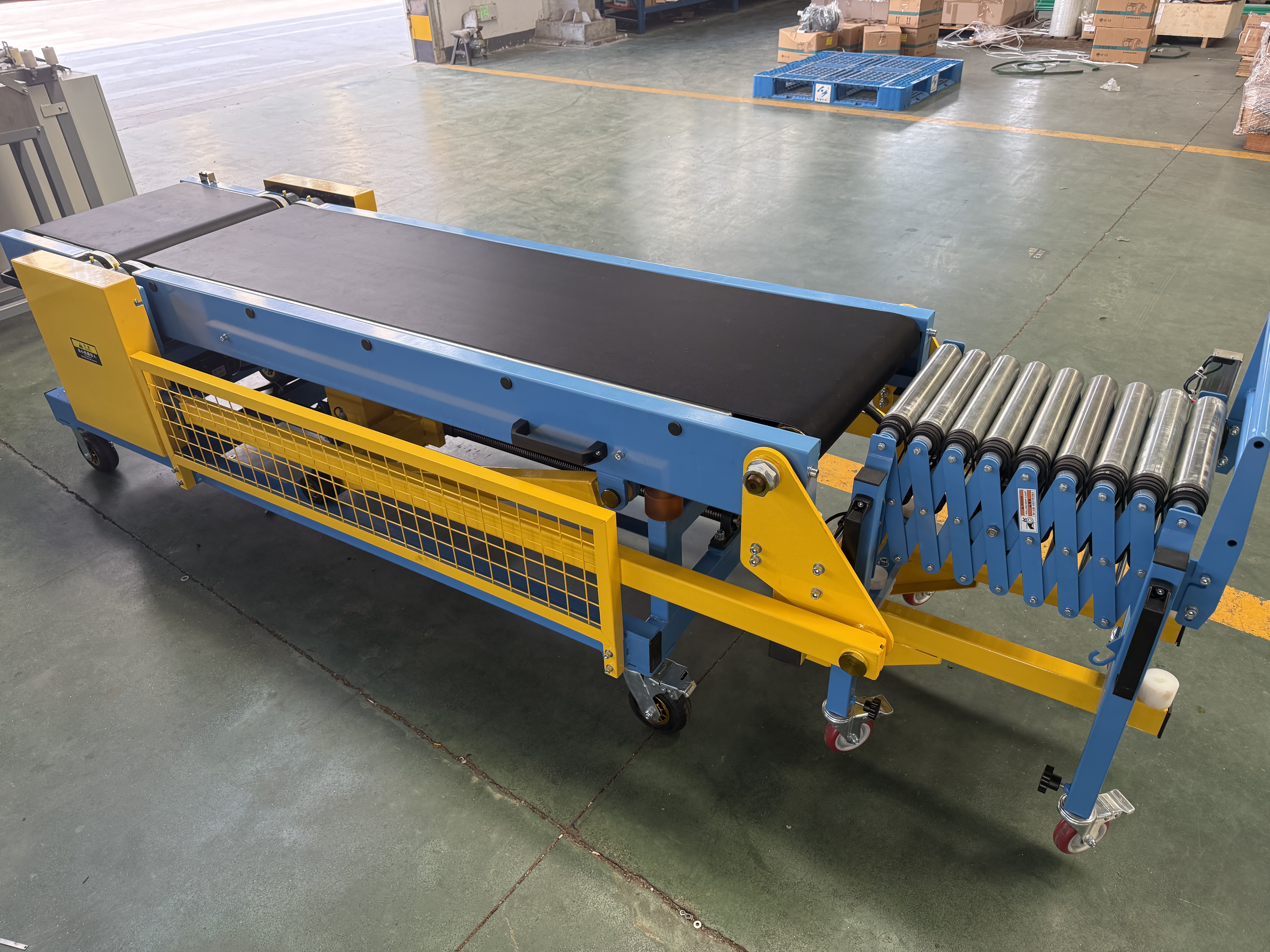 A Movable Variable Amplitude Truck Loading and Unloading Belt Conveyor 043617BD5AB6251D1FBE01E9E9A652B4