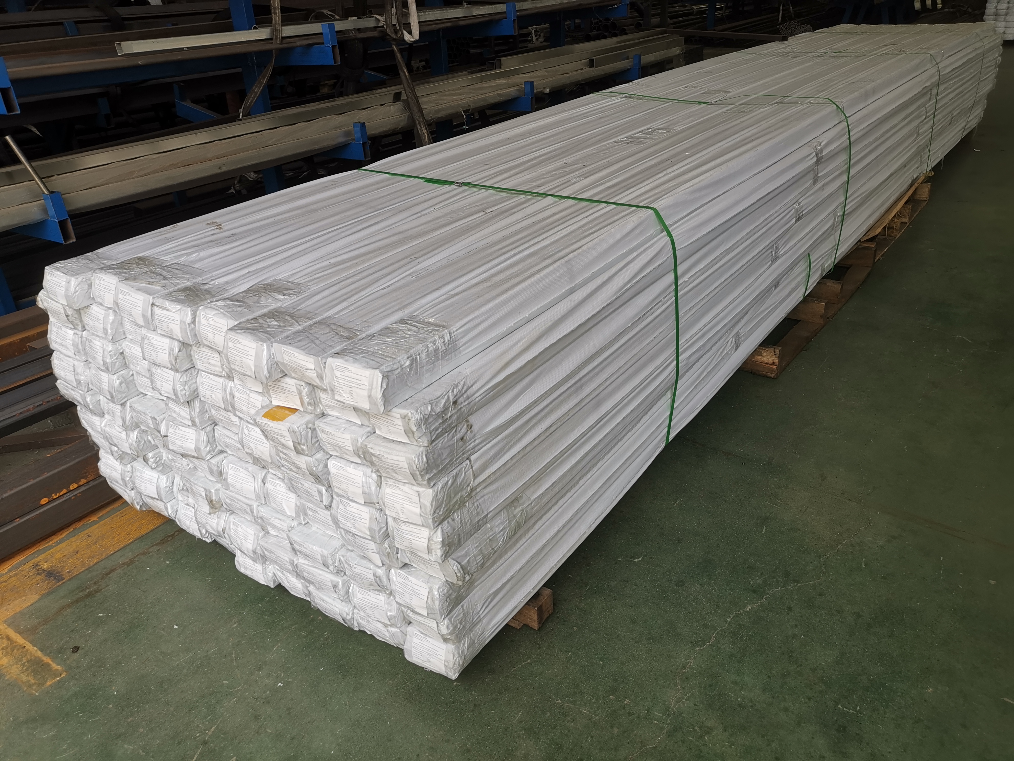 rouleau de convoyeur &agrave; gravit&eacute;