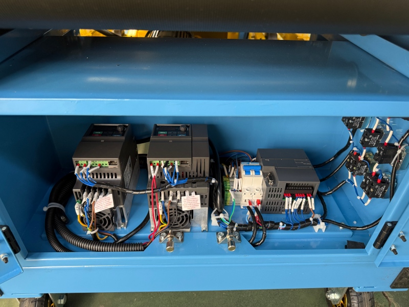 Syst&egrave;me de contr&ocirc;le du convoyeur de chargement / d&eacute;chargement modulaire