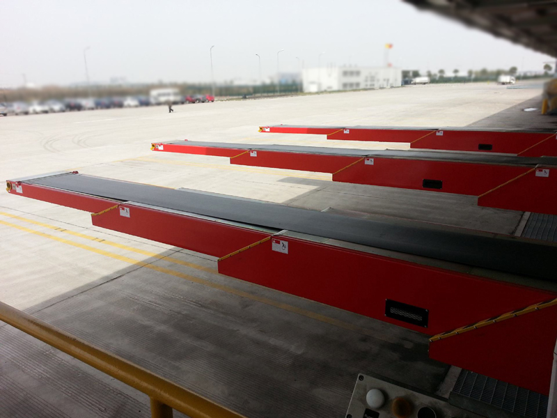 Convoyeur &agrave; courroie t&eacute;lescopique fixe