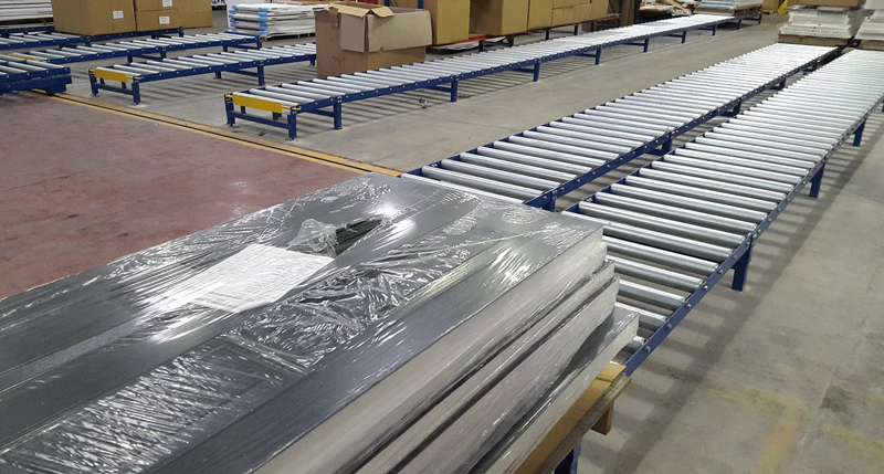 convoyeur &agrave; rouleaux par gravit&eacute;