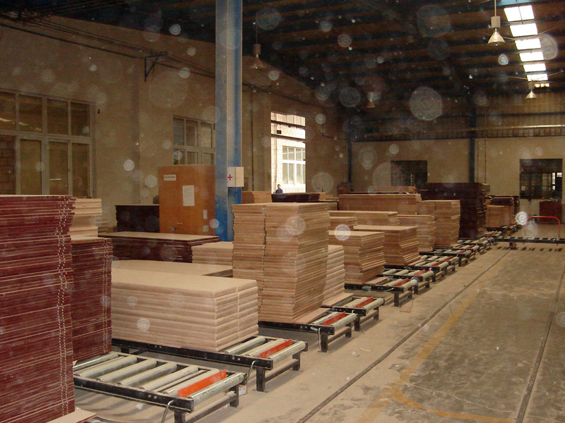 convoyeur &agrave; rouleaux par gravit&eacute;